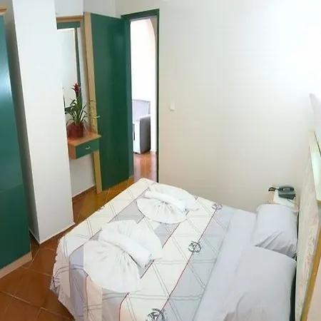 Club Dante Otel 3*