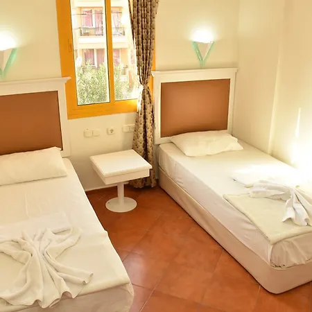 Club Dante Otel 3*
