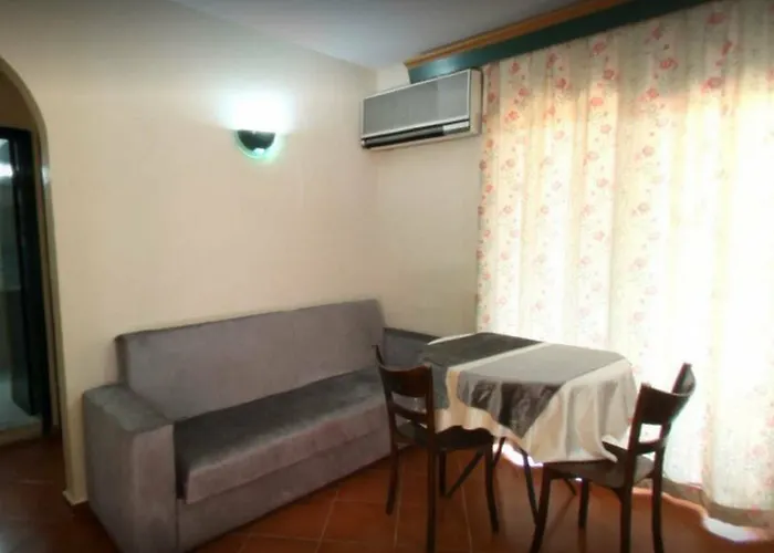 Club Dante Hotel