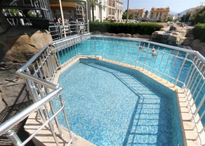 Club Dante 3*