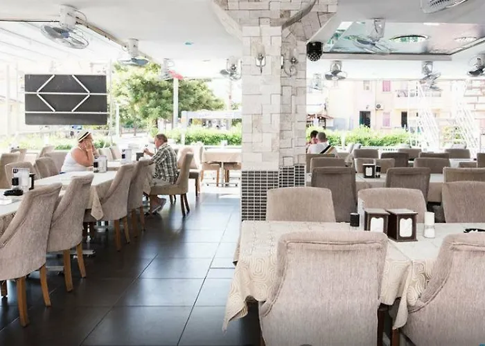 Club Dante Hotel