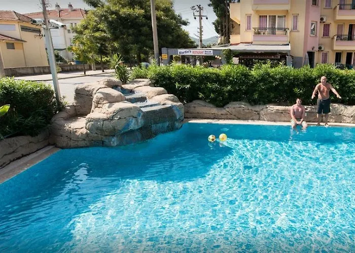 Club Dante Szálloda