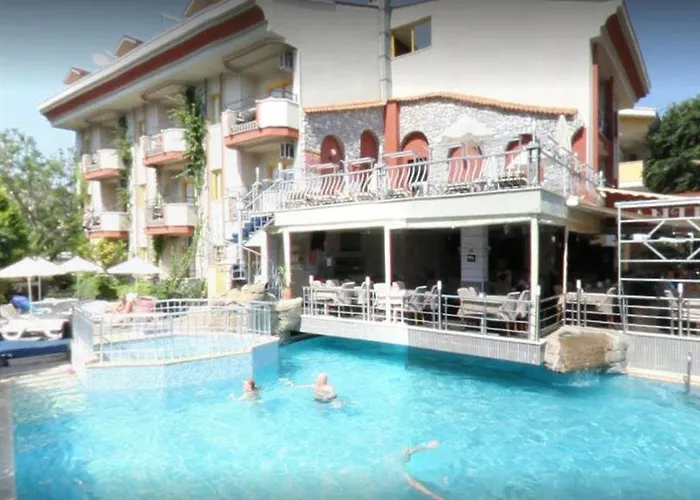 Club Dante Szálloda