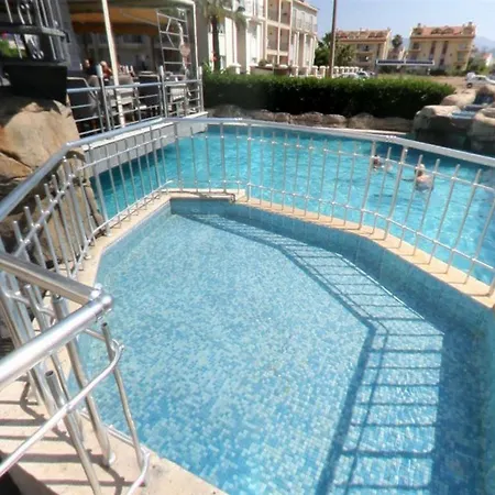 Club Dante 3*