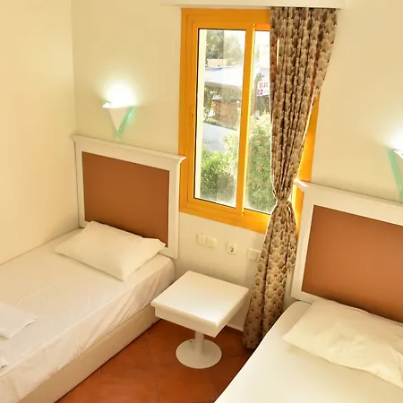 מלון Club Dante 3*