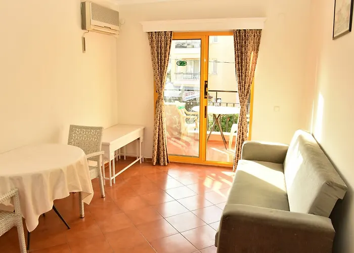 호텔 Club Dante 3*